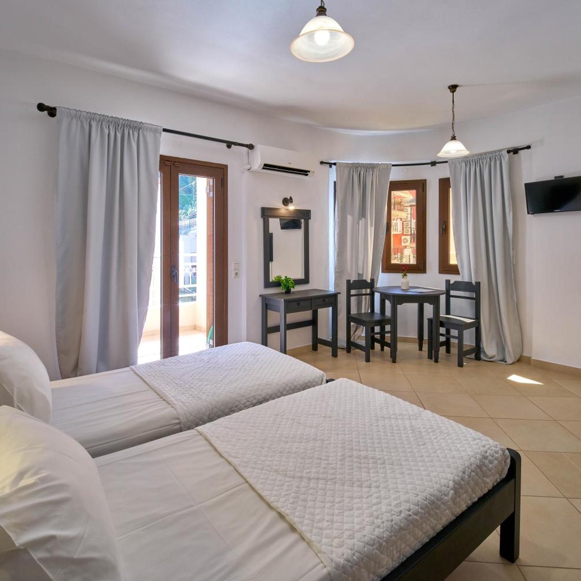 SIFAKIS HOUSE 37/65