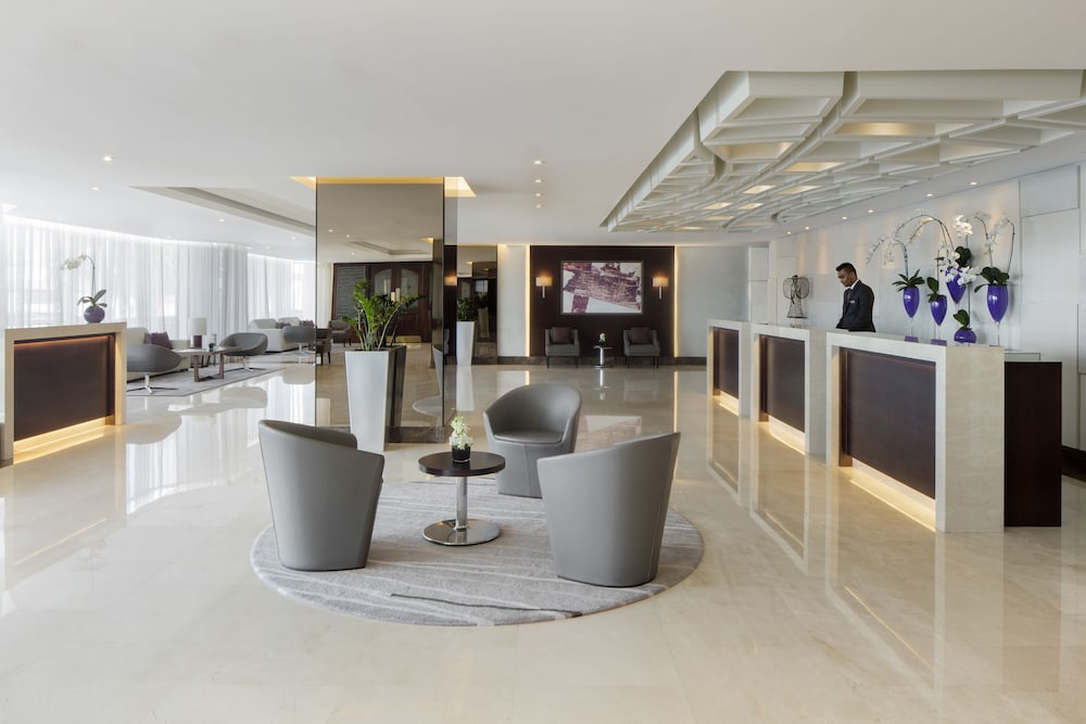 Jumeira Rotana Hotel 12/67