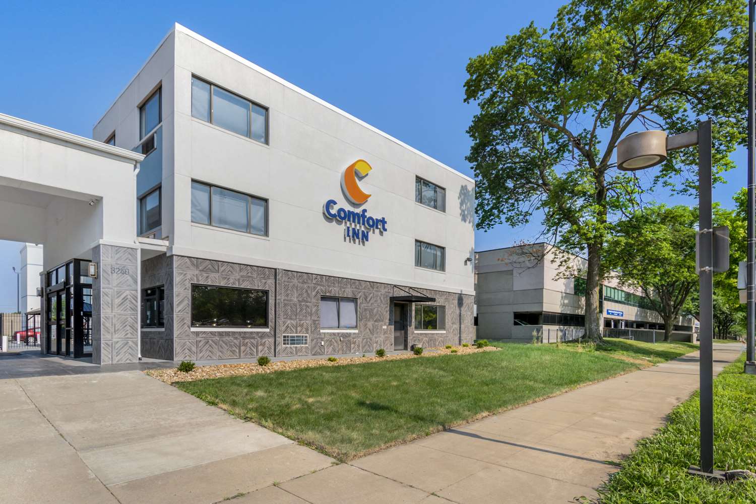 Comfort Inn Kansas City, MO 23/25