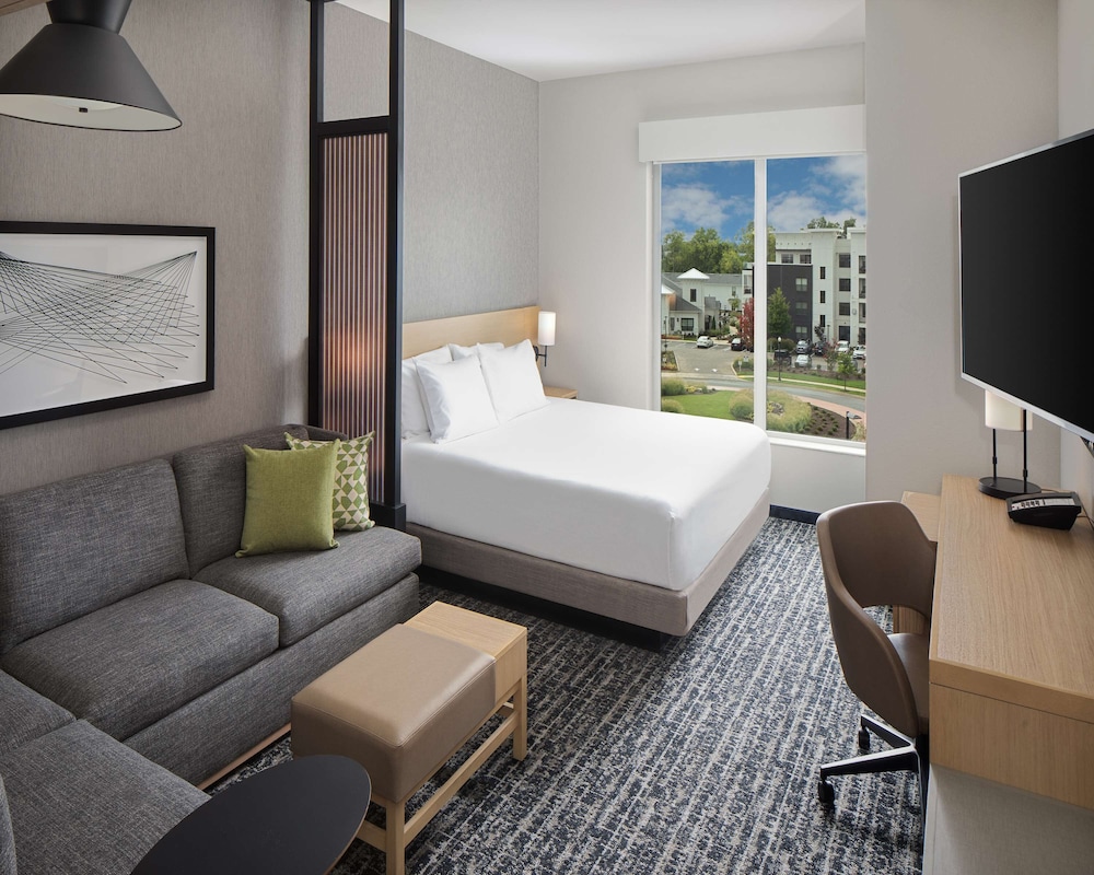 ROOM, KING BED, ACCESSIBLE