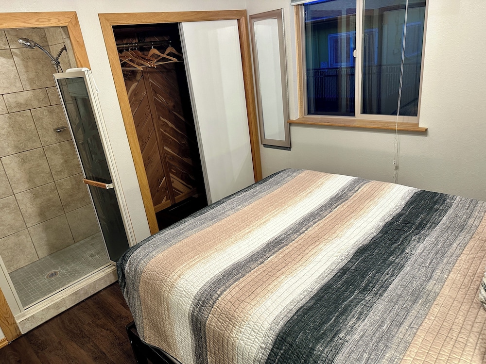 Executive, House, Multiple Beds, Lake View, Kitchen