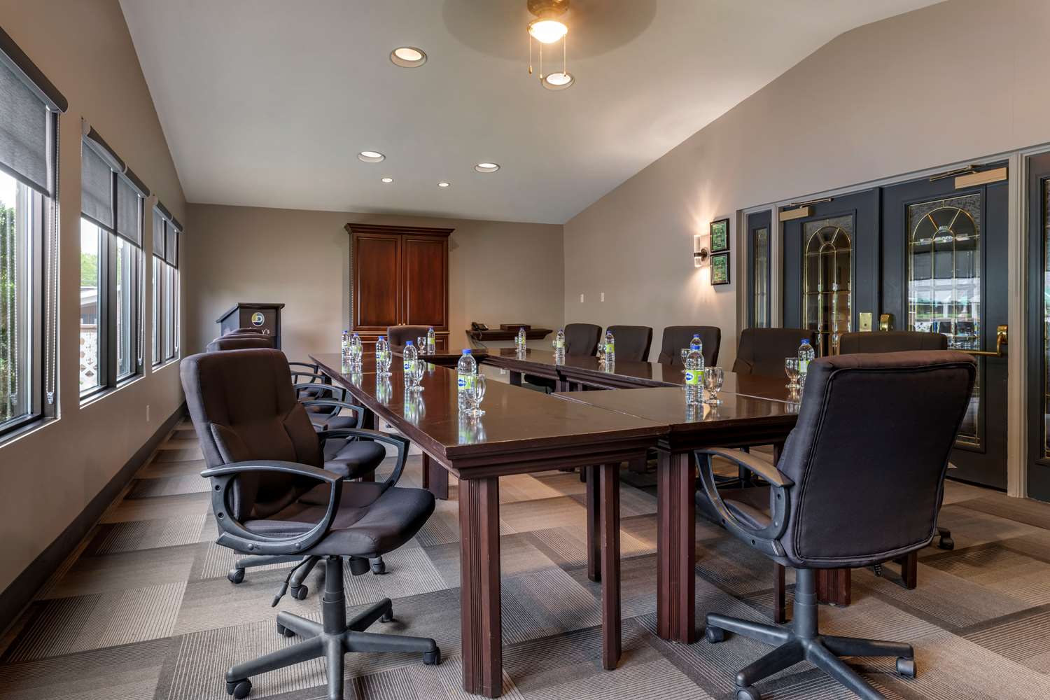 Dannys Hotel Suites Surestay Collection By Best Western 40/47