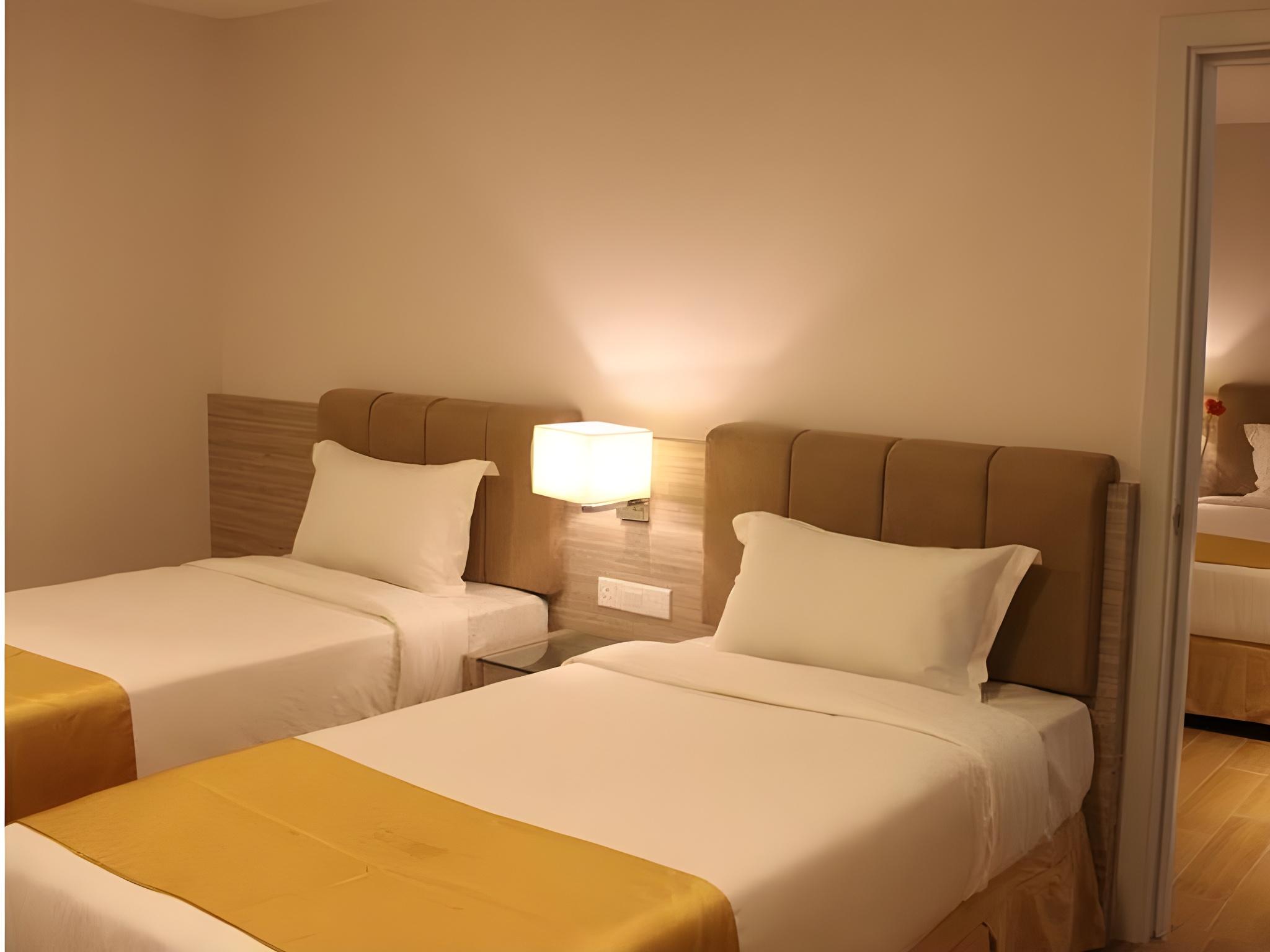 DELUXE, TWIN BEDS