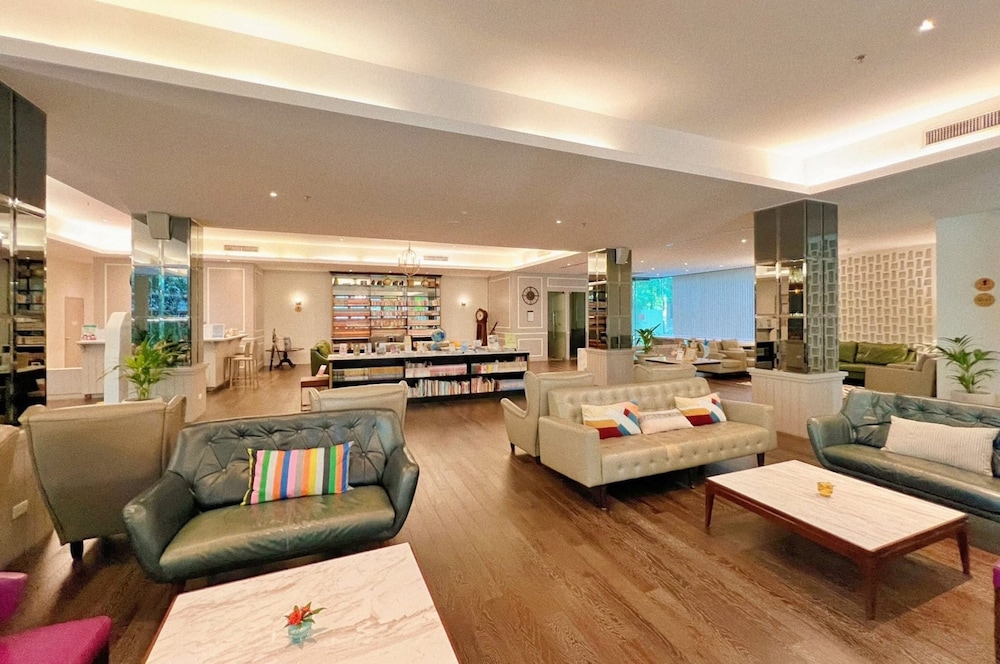 Balcony Courtyard Sriracha Hotel Serviced Apartments 31/50