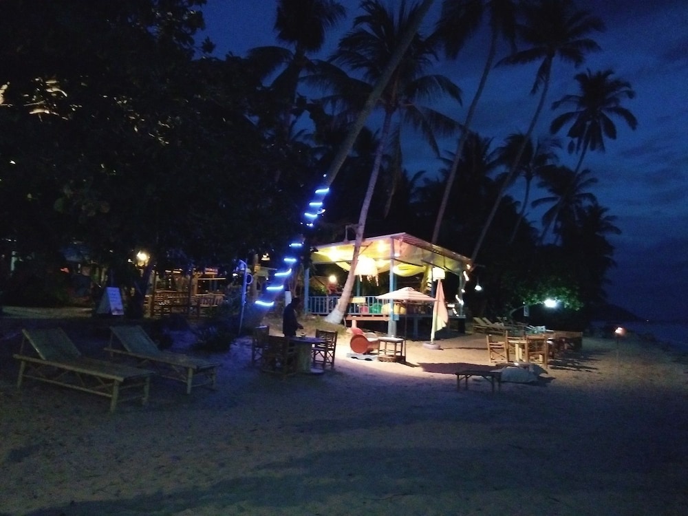 I Talay Beach Bar & Cottage Taling Ngam 37/39