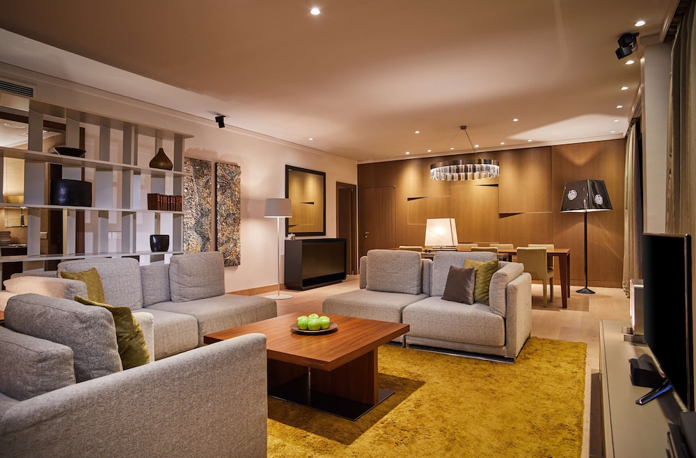 HYATT REGENCY BELGRADE 47/76