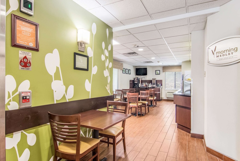 Sleep Inn Austintown - Youngstown, West 24/43