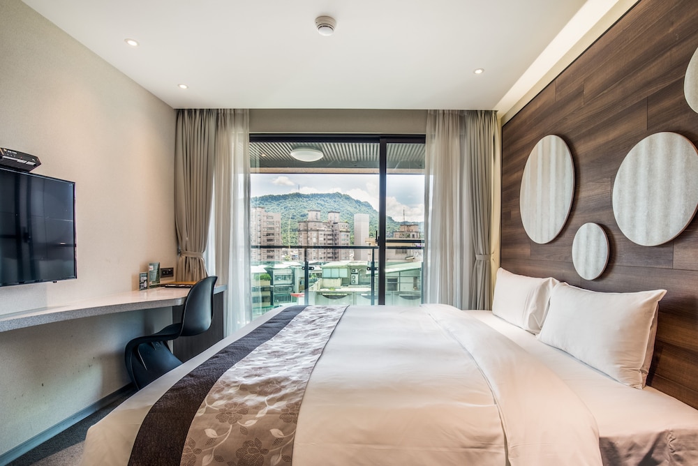 ROOM, DOUBLE BED, TAIPEI 101 VIEW