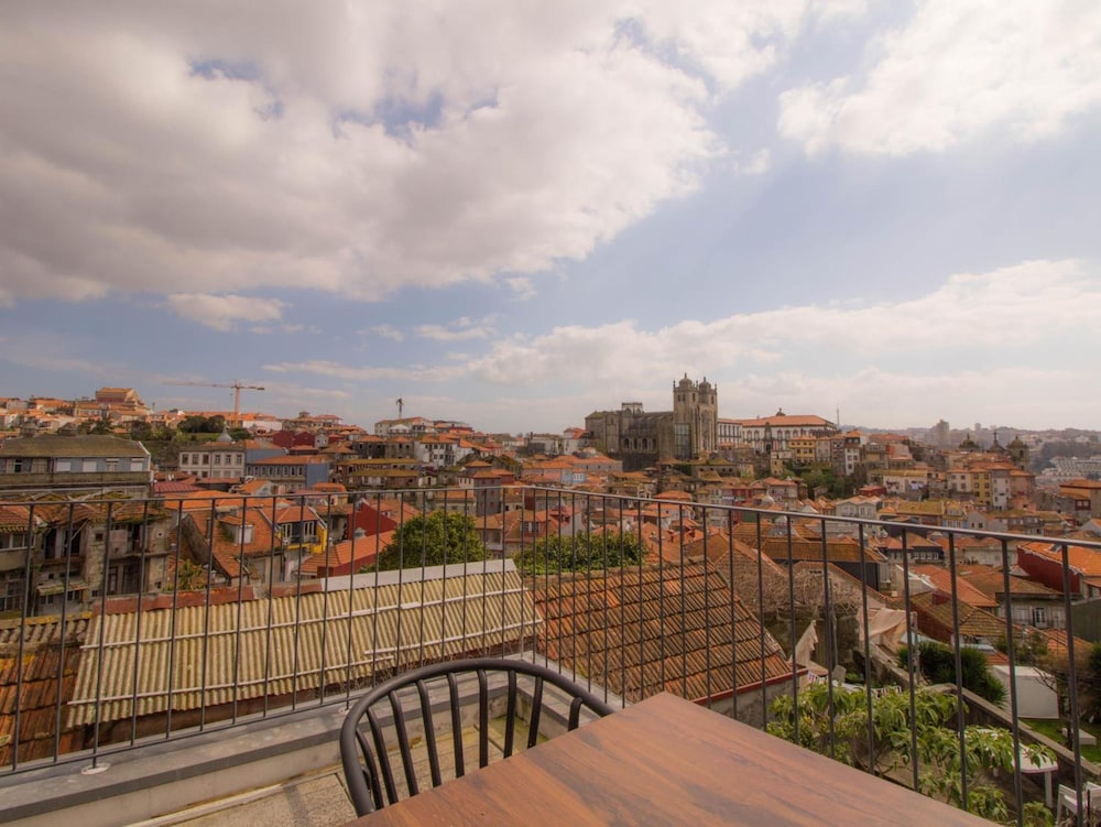 YOURS GUESTHOUSE PORTO 39/50
