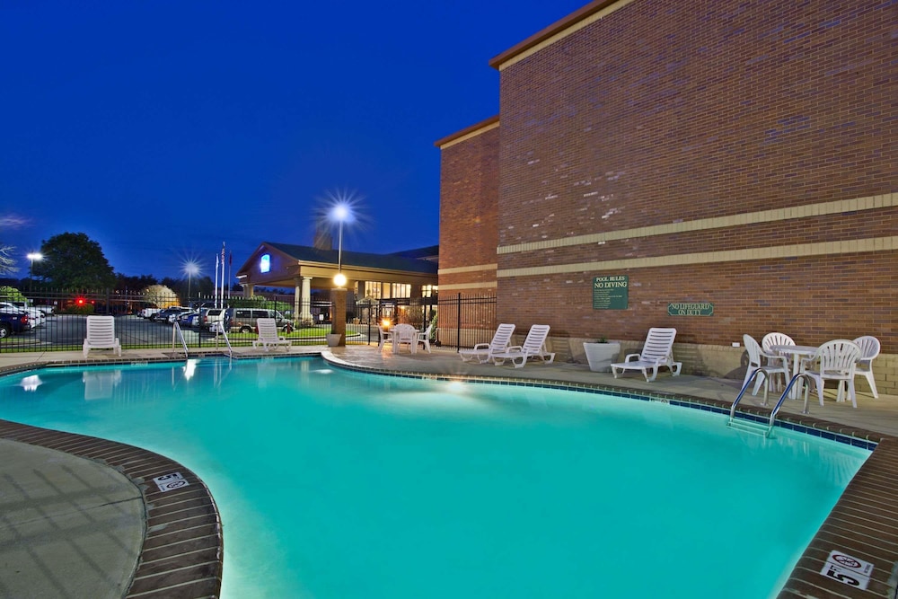 Baymont by Wyndham Knoxville/Cedar Bluff 1/59