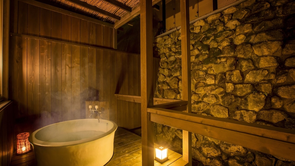 JAPANESE WESTERN, SUPERIOR, NO VIEW, OUTDOOR BATH