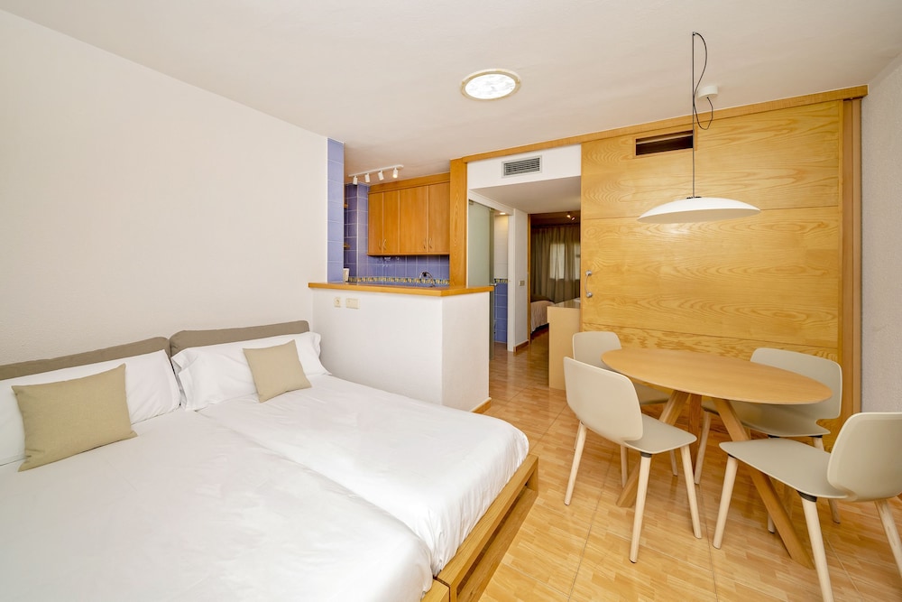 Apartamentos Ses Eufabietes 12/50