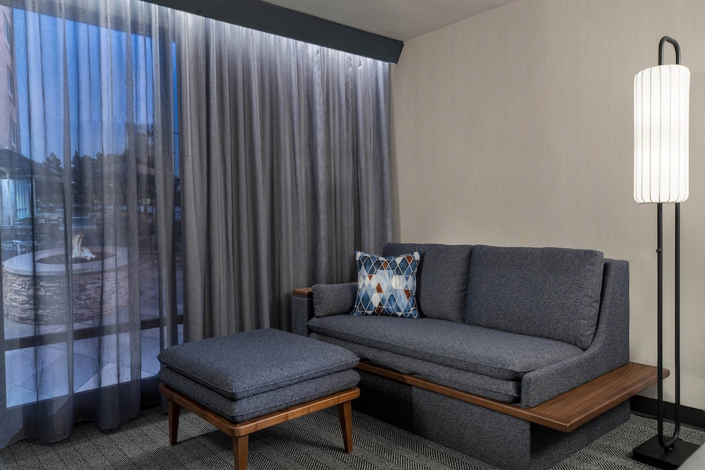 Courtyard by Marriott San Diego Miramar 9/23