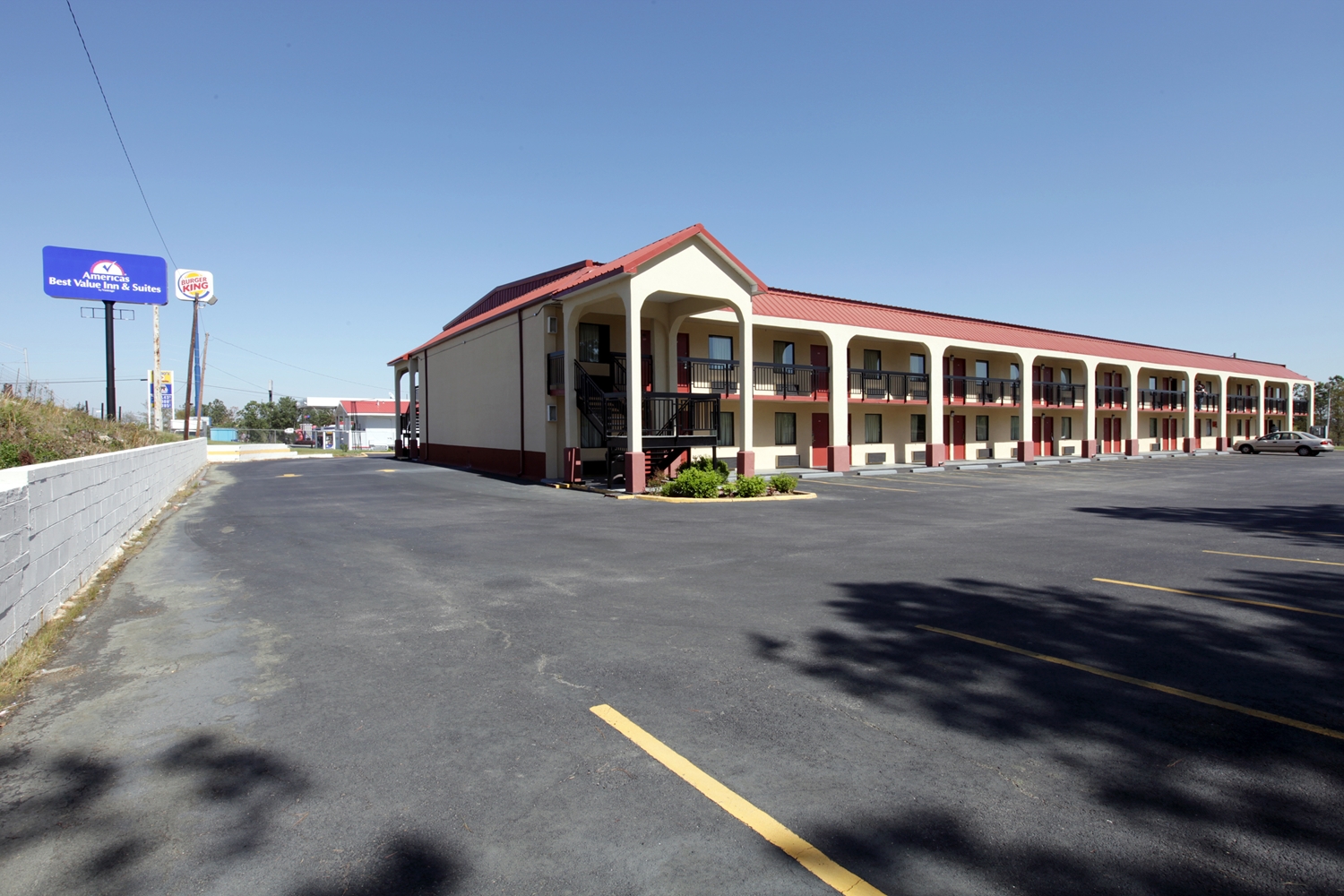Americas Best Value Inn & Suites Macon at Eisenhower Pkwy 8/9