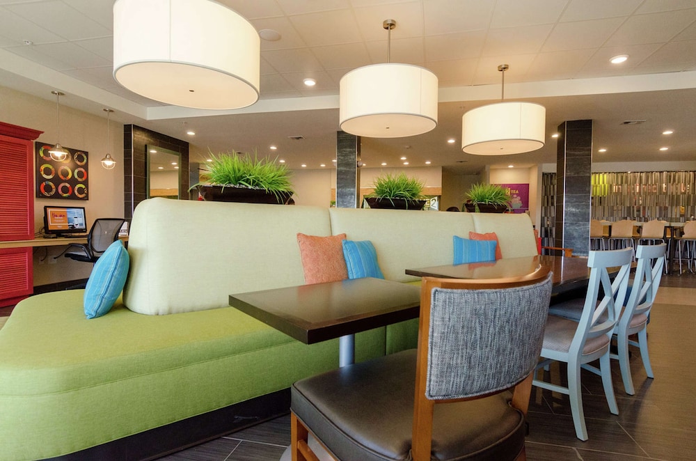 Lobby at HOME2 SUITES BY HILTON PORTLAND, PORTLAND - TX