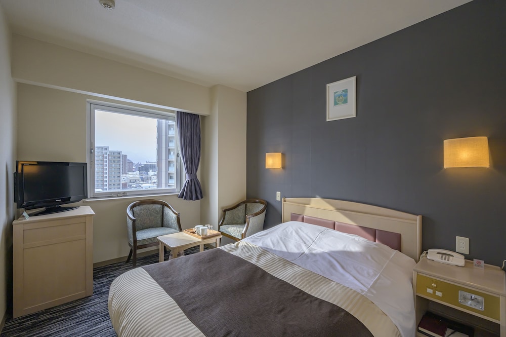 ROOM, DOUBLE BED