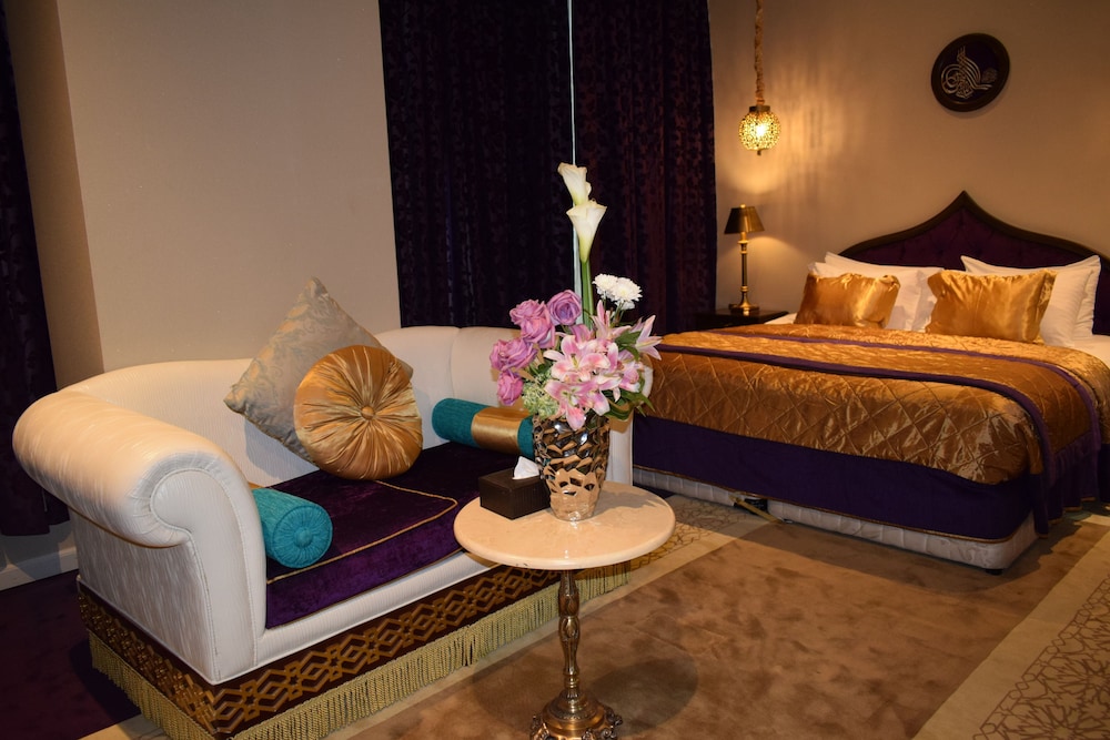 Saraya Corniche Hotel 33/83