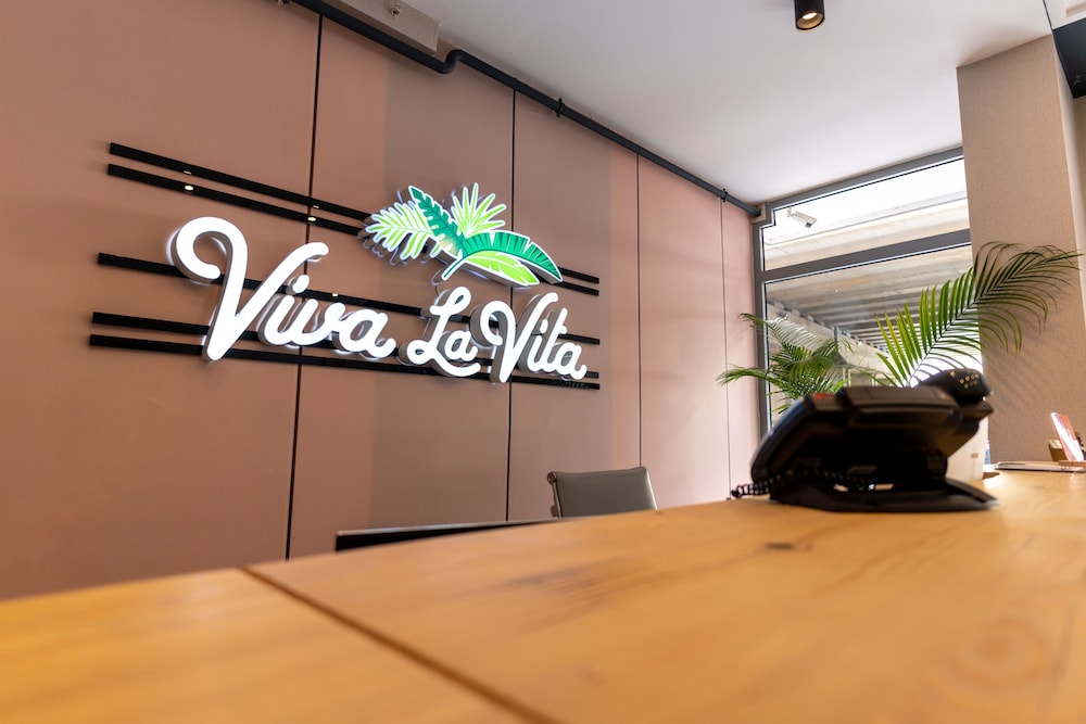 Viva La Vita Hotel Bornova 3/40