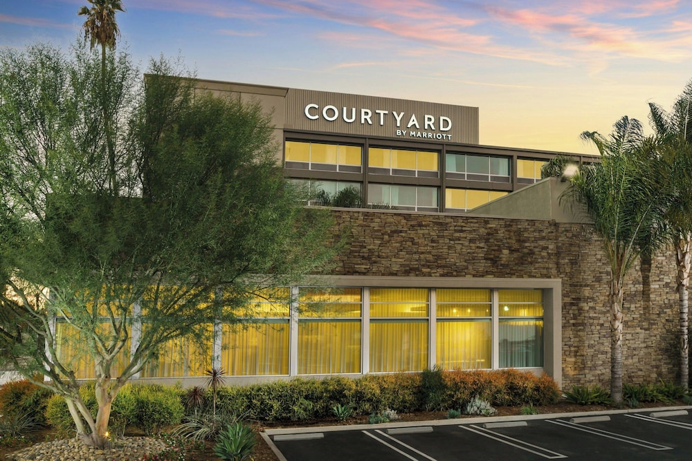 Courtyard Los Angeles Woodland Hills in WOODLAND HILLS - CA