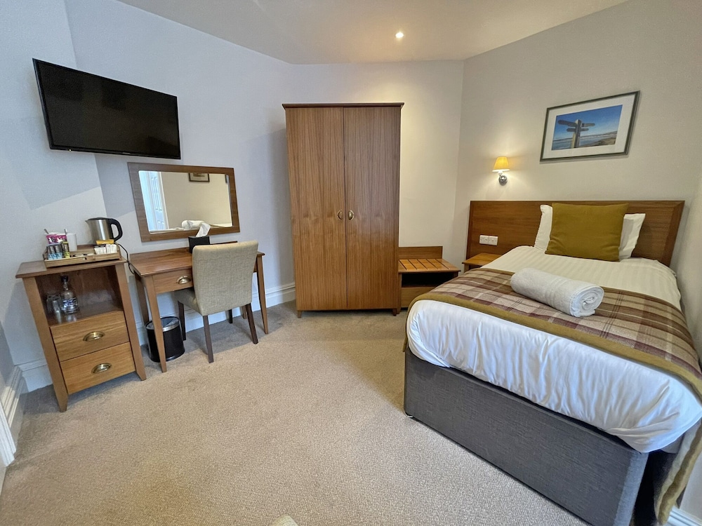 Standard, Twin Beds