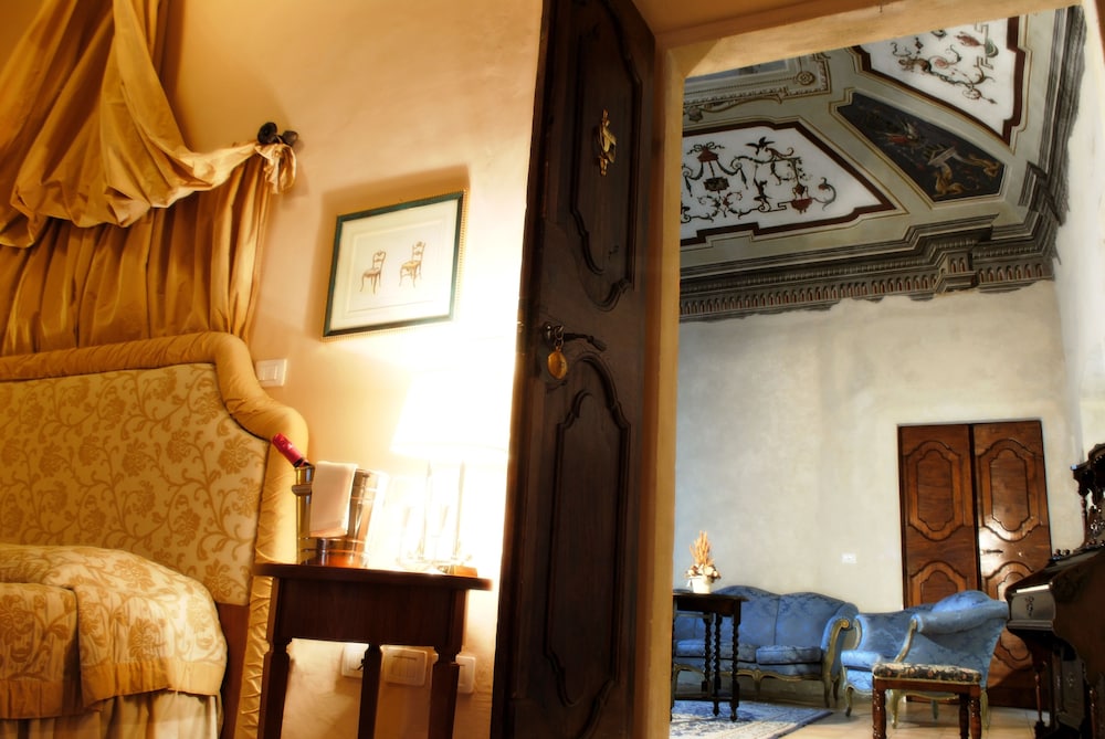 Palazzo Guiderocchi 38/48