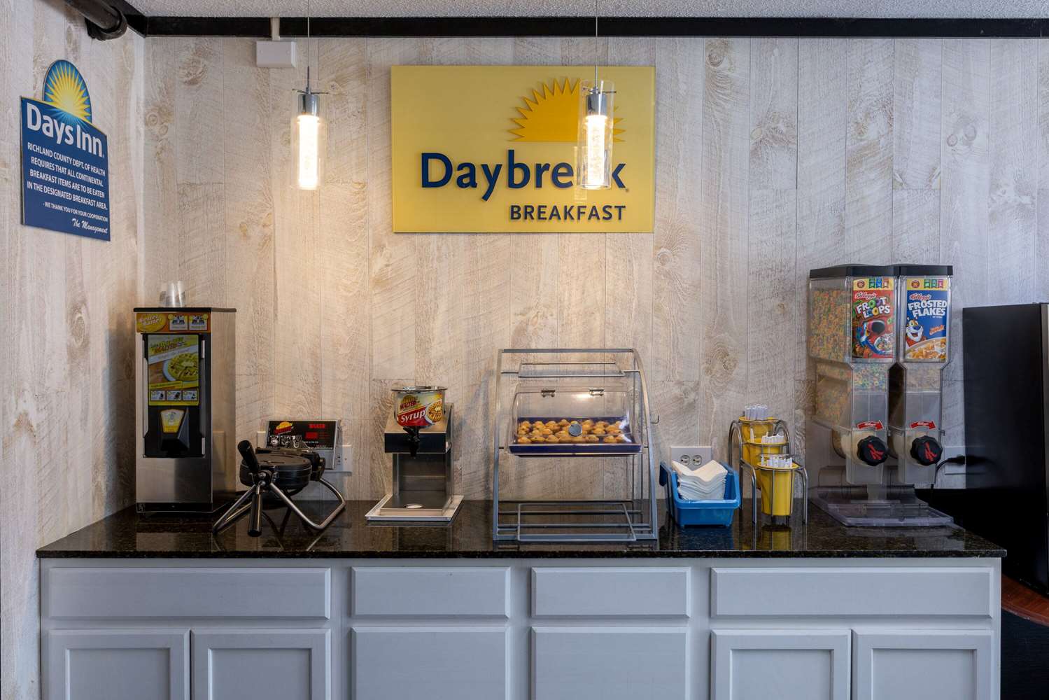Days Inn By Wyndham Columbia 12/43