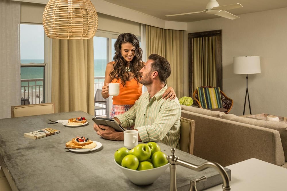 Beach House Suites By The Don Cesar 30/45