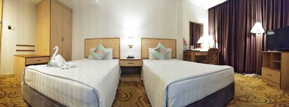 The Orchid Hotel 8/18