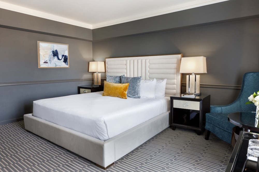 CLASSIC, KING BED