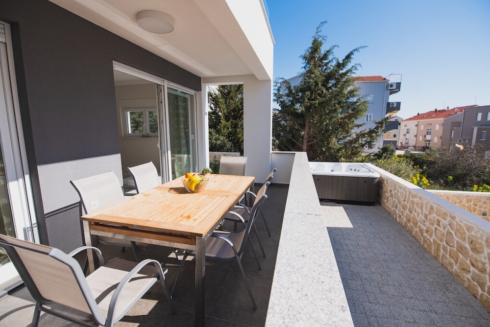 Apartments Tomana 40/50