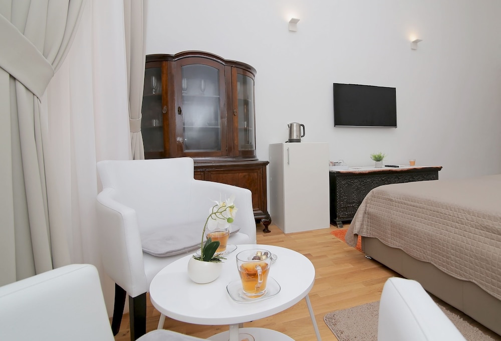 Apartments Nerio 31/49