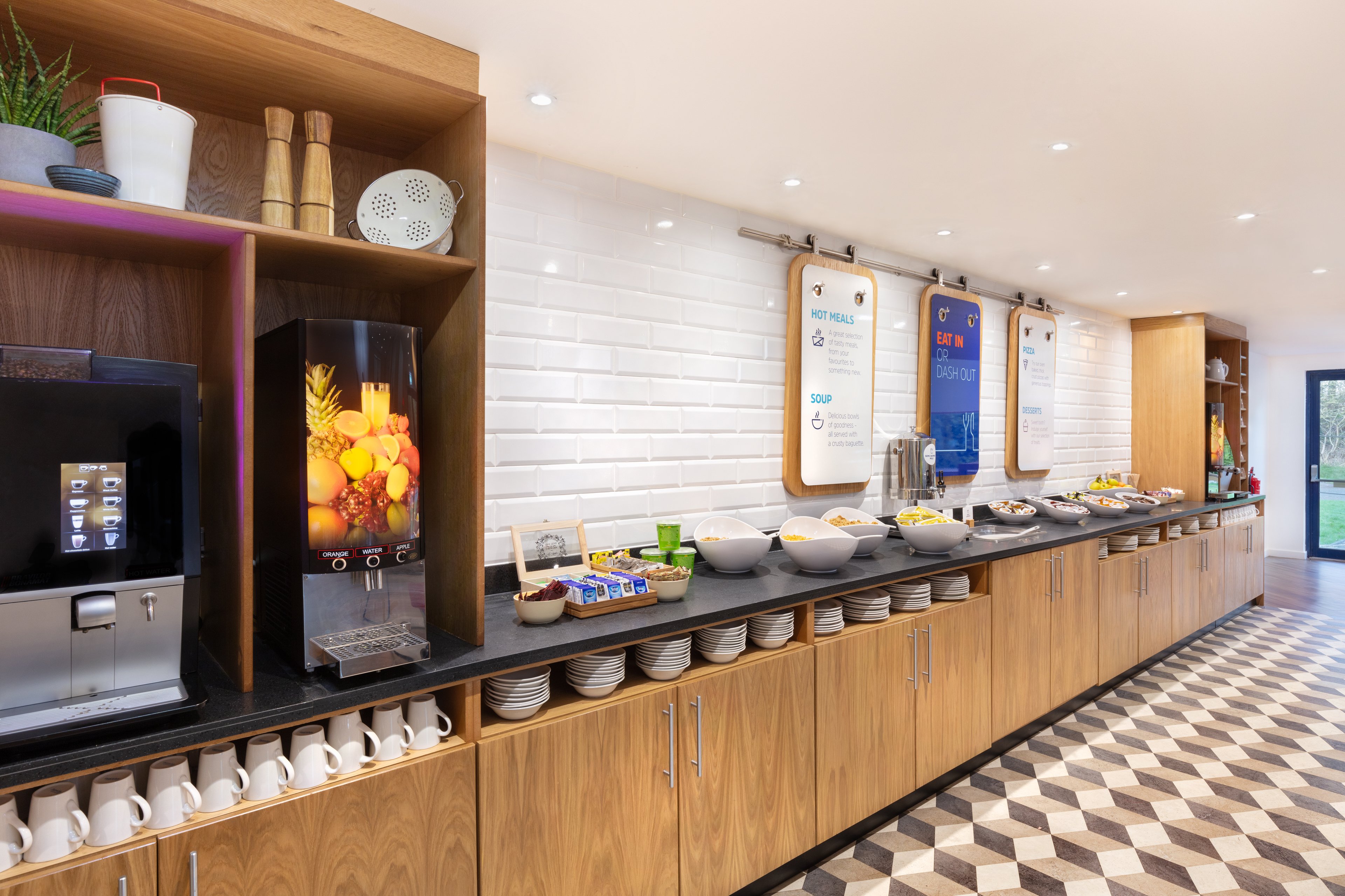 Holiday Inn Express Strathclyde Park M74 Jct 5 6/43