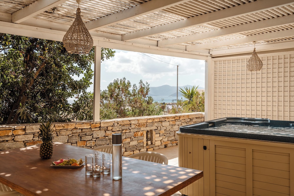 Mitos Suites 36/62
