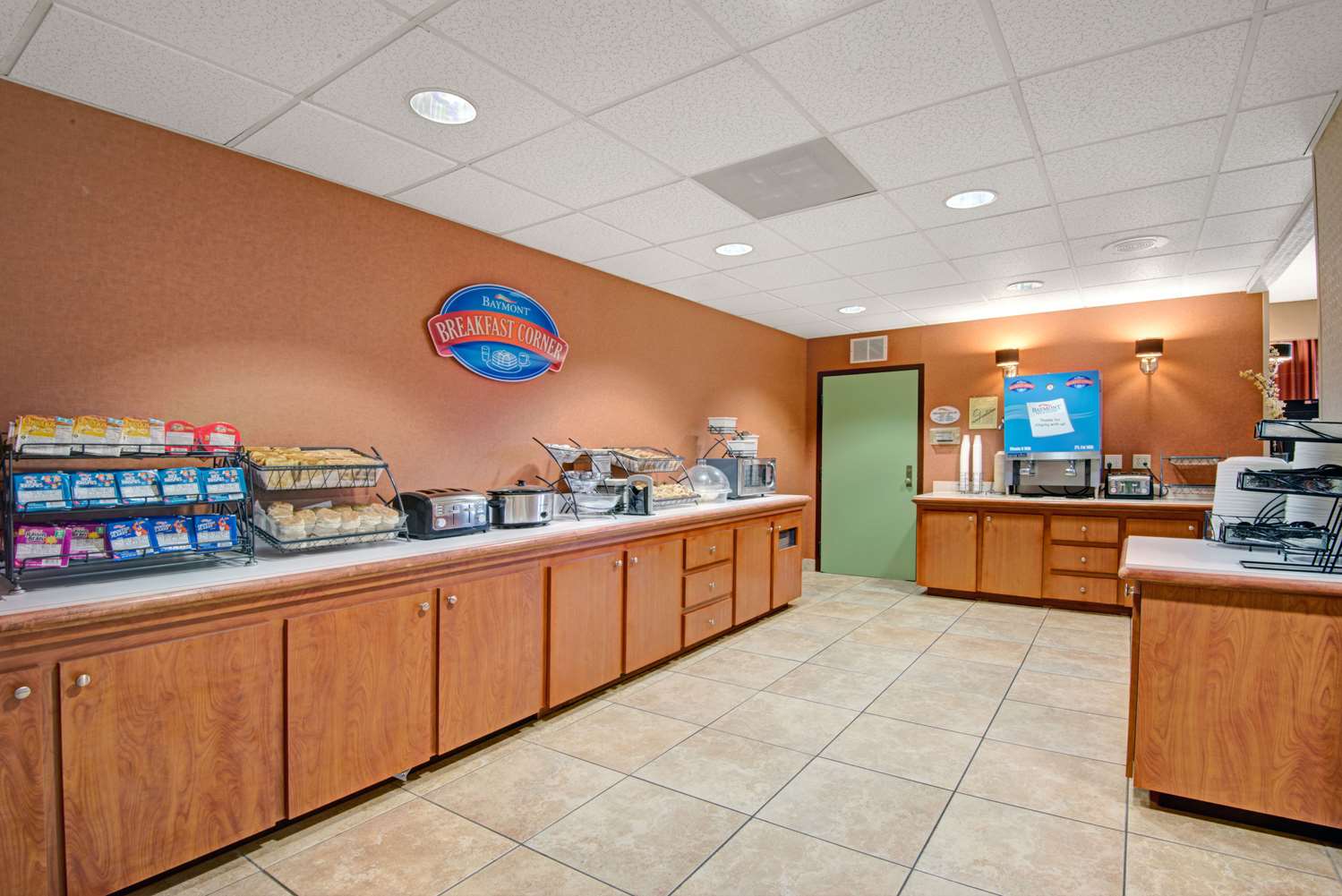 Baymont by Wyndham Nashville 10/53