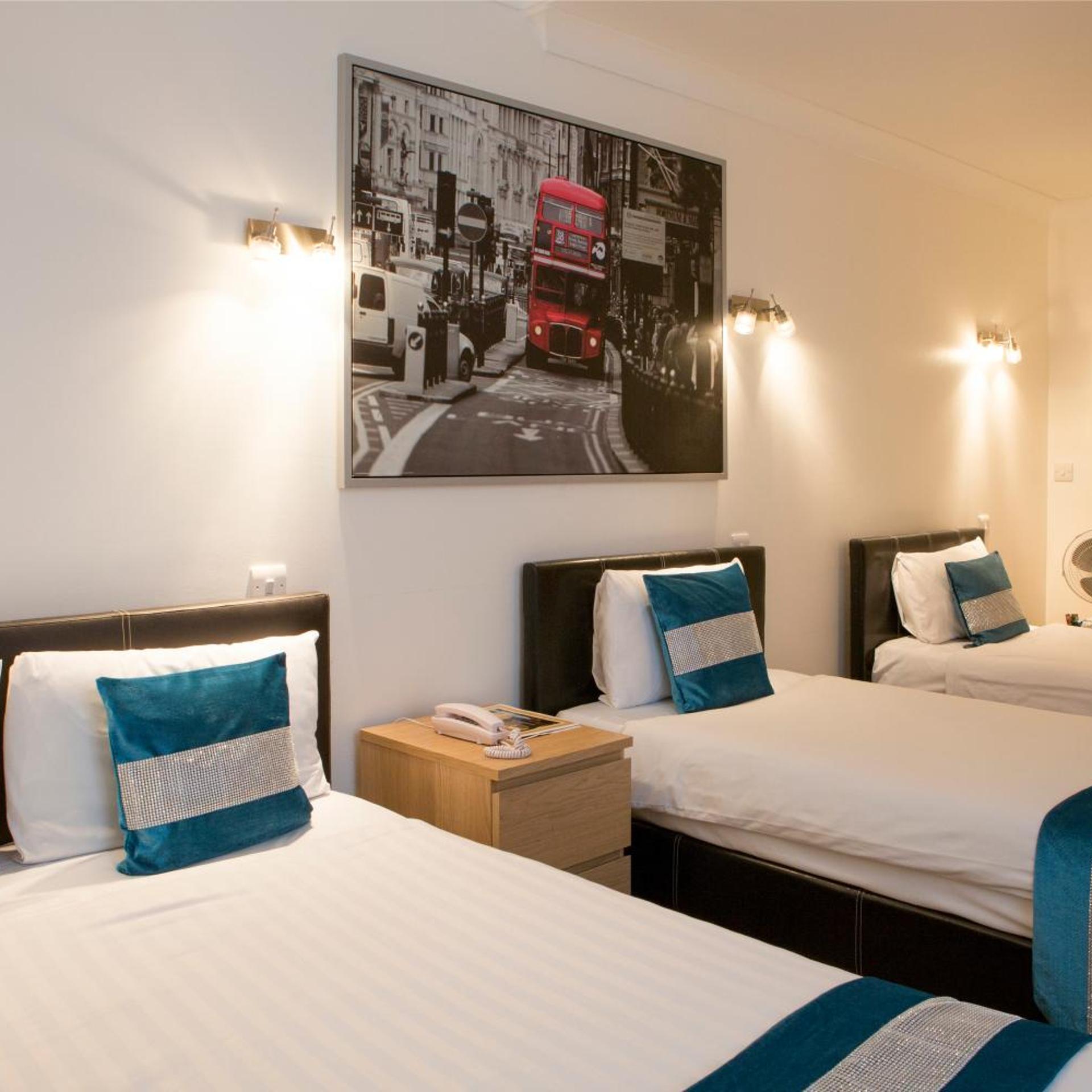 غرفة رباعية، Westpoint Hotel 2/10