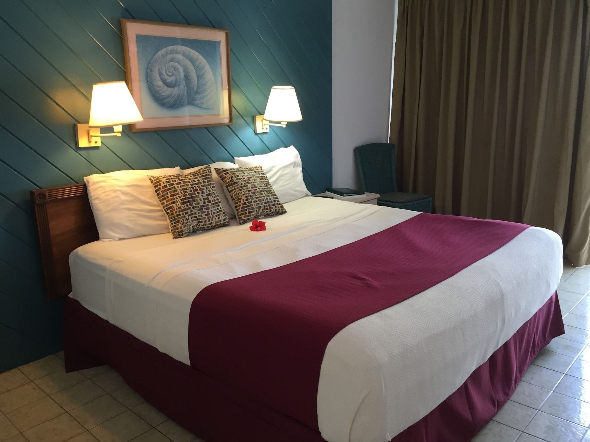 غرفة سوبيريور بسرير كينج بإطلالة على البحر، Hotel On The Cay 2/10