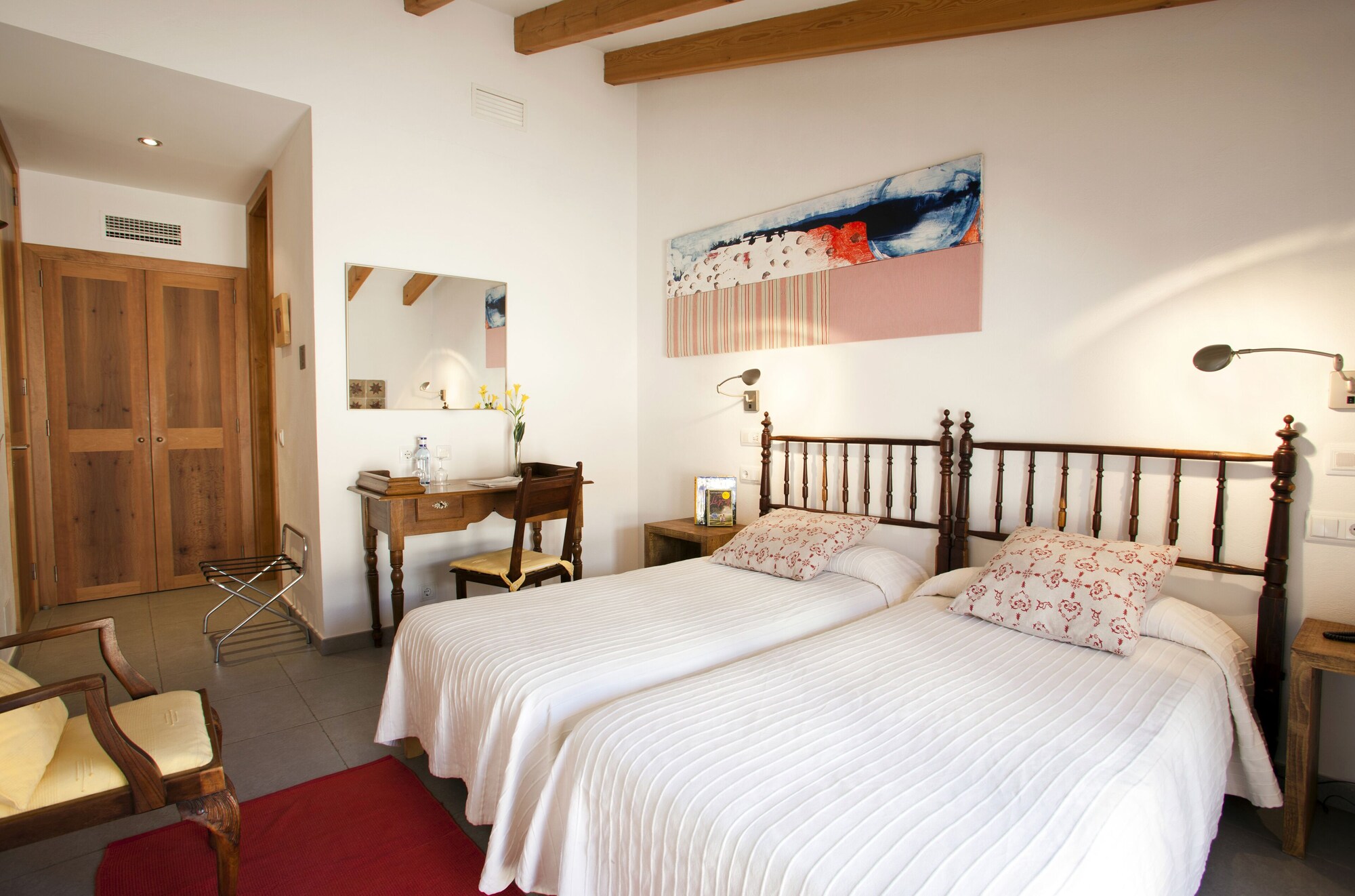 غرفة قياسية بسرير كوين بإطلالة على المدينة، L Hostal 5/10