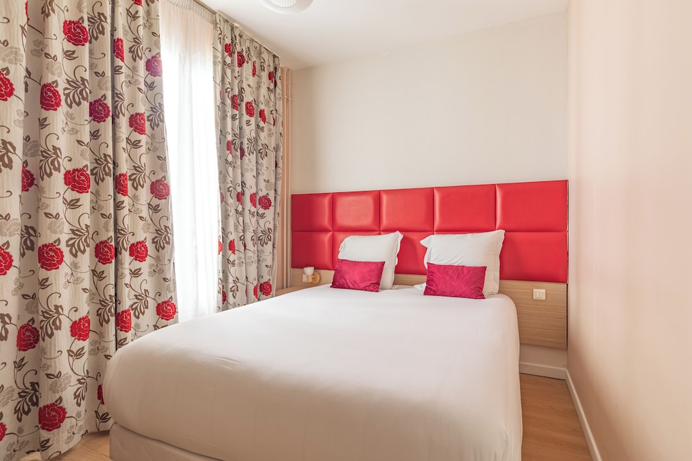Hotel Riviera 7/50
