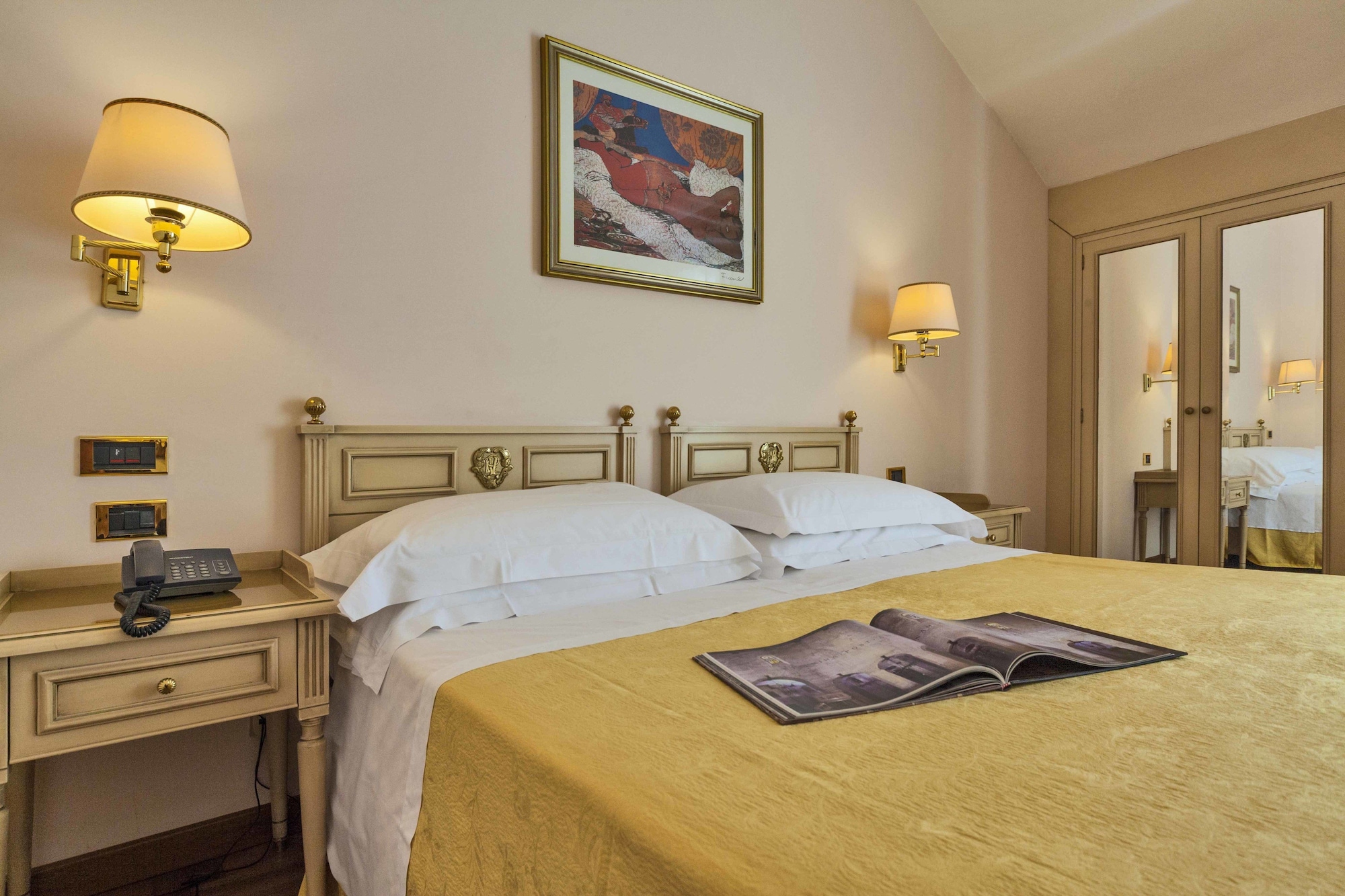 CLASSIC, DOUBLE OR TWIN BED