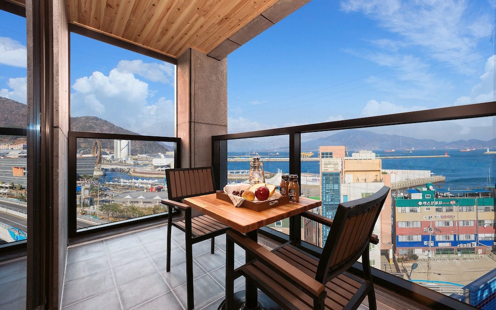 Yeosu Paradise Spa Pension 42/50