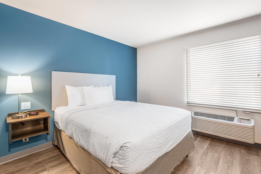 WoodSpring Suites Chicago Midway 20/32