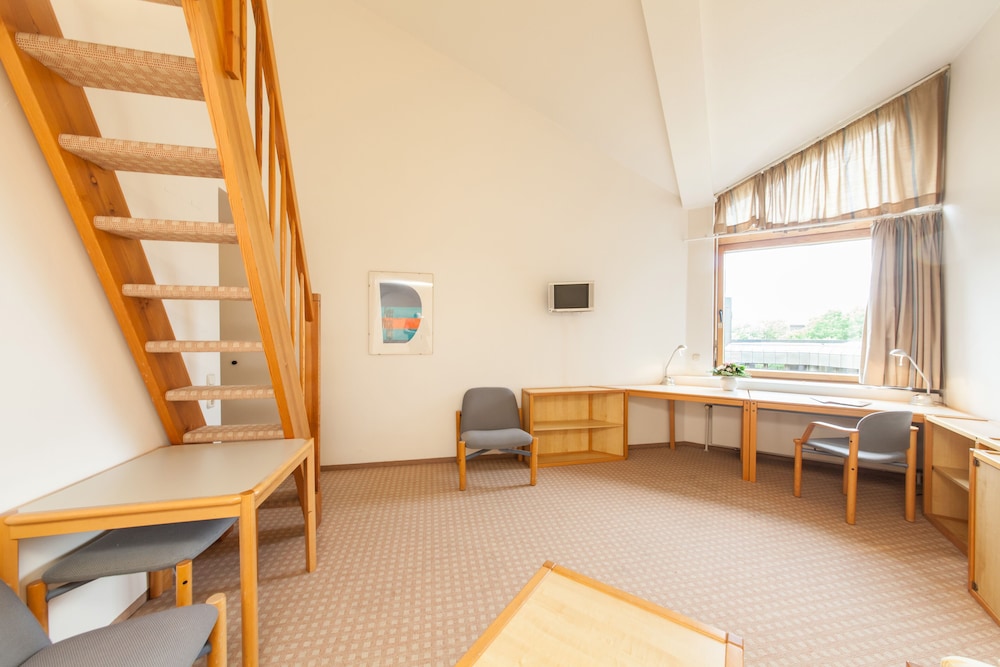 Akademiehotel Kiel 40/83