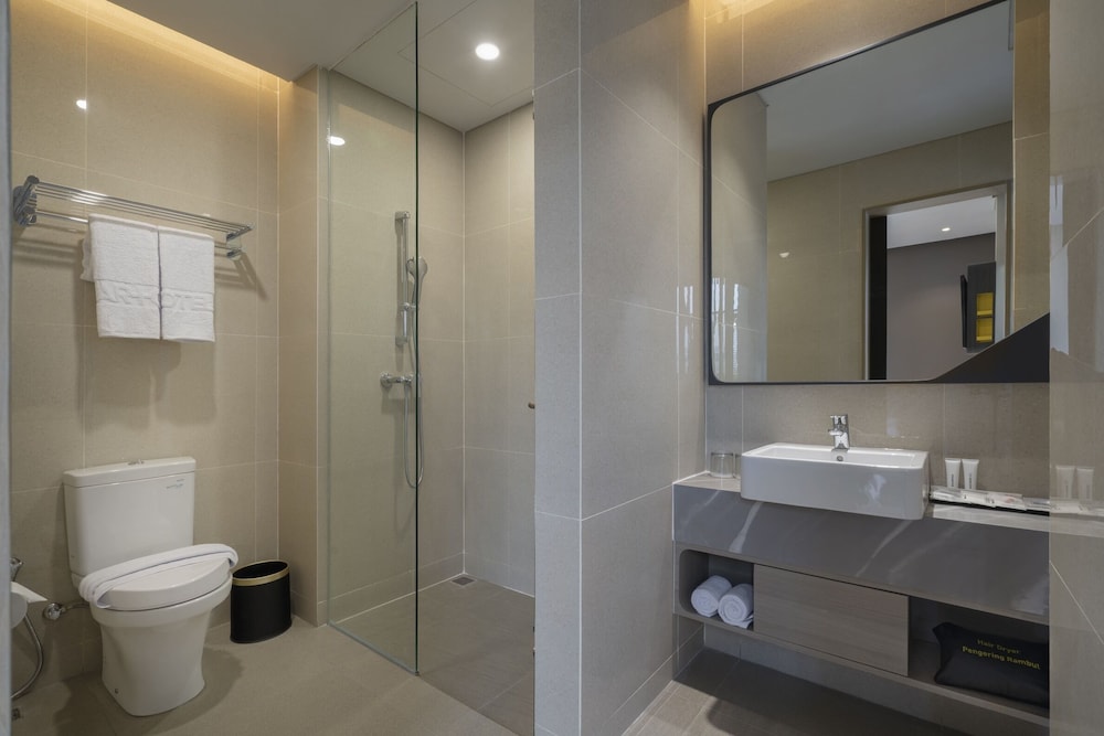 ROOMS INC Sudirman Jakarta 60/63