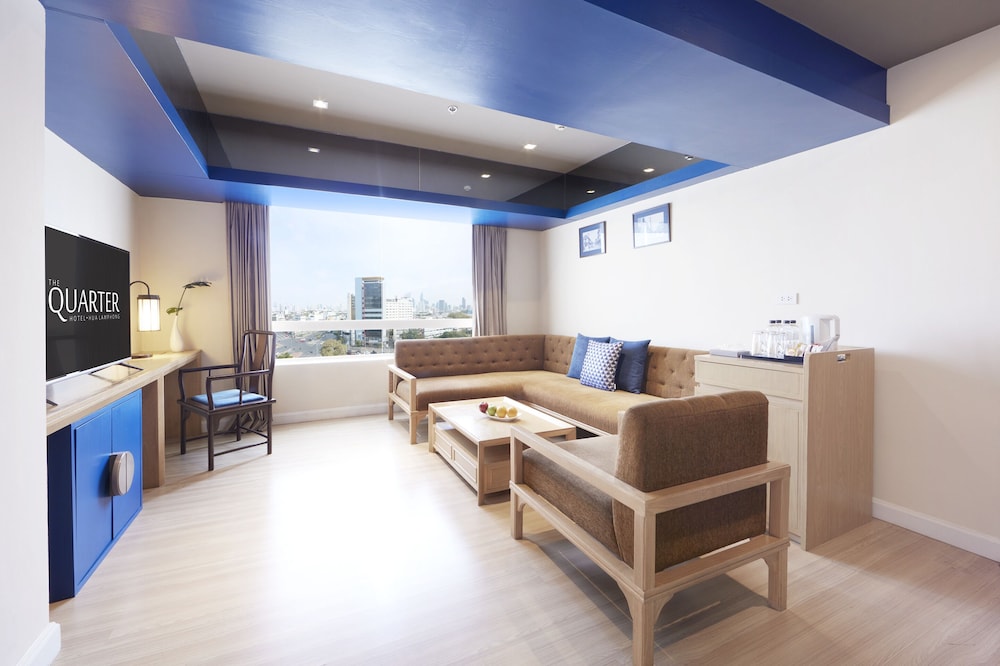 The Quarter Hualamphong by UHG 47/69