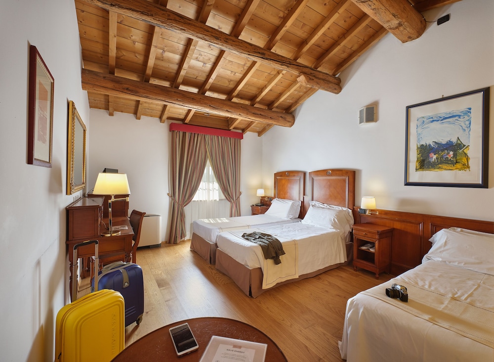 Classic, Triple, 3 Beds, Villa Malaspina 3/6