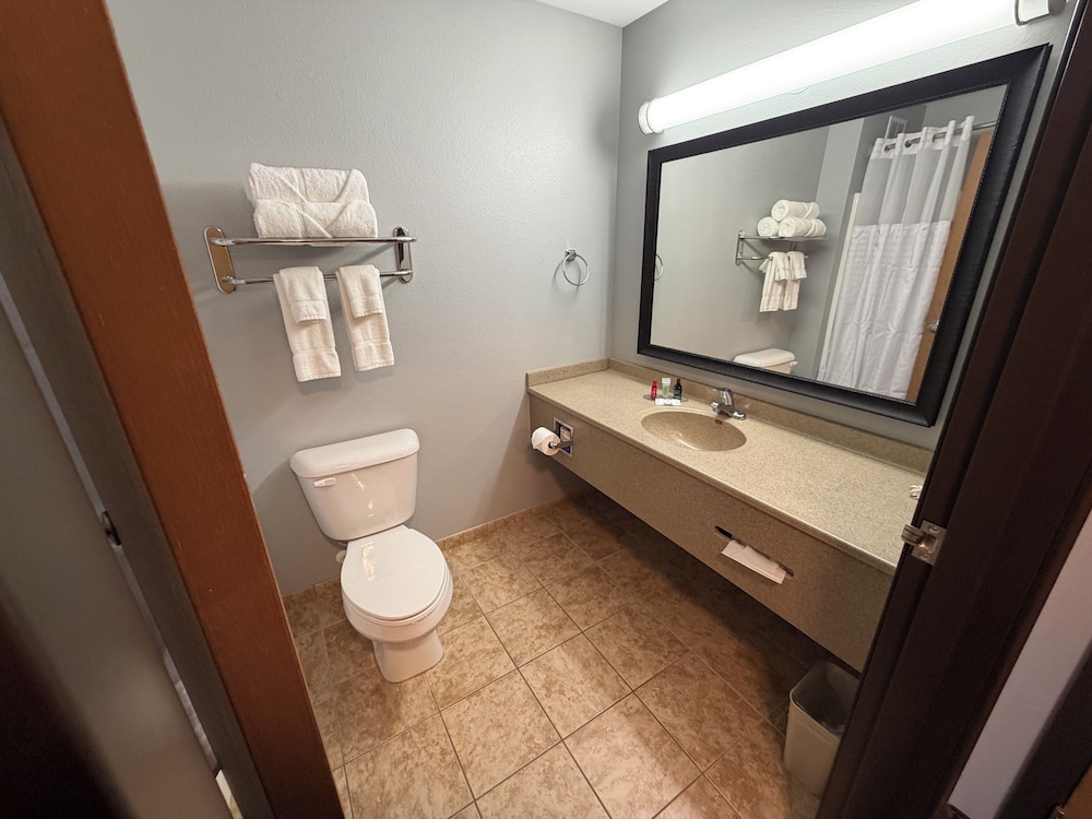 GrandStay Hotel & Suites Parkers Prairie 49/50