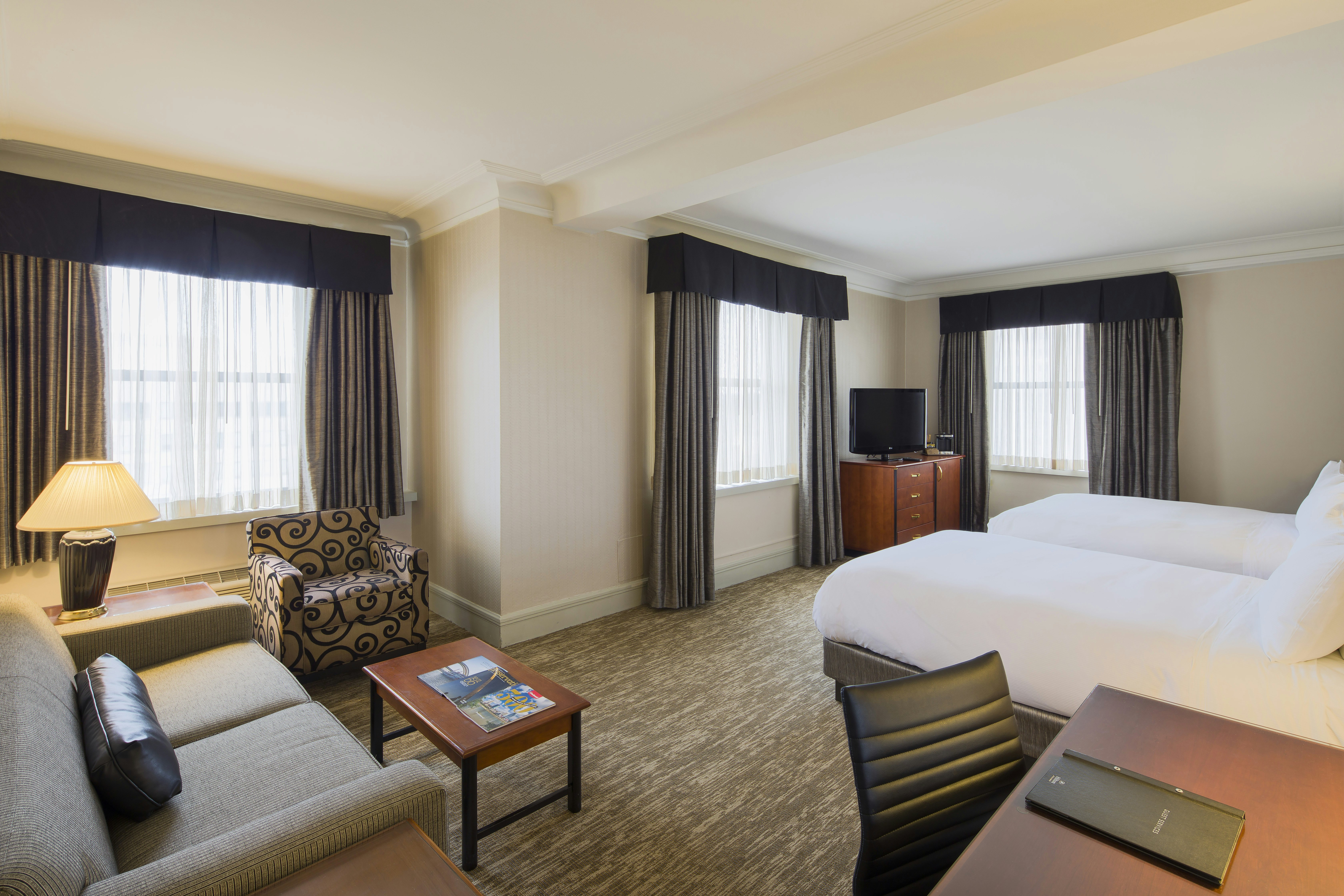 STUDIO, SUITE, 2 DOUBLE BEDS
