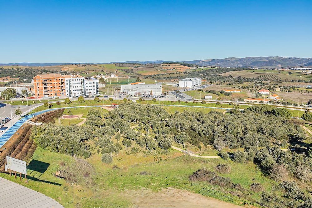 Ibis Braganca Hotel 56/64