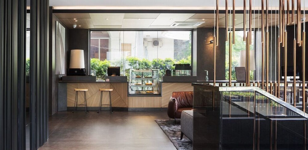 One Residence Hotel & Apartment 8/49