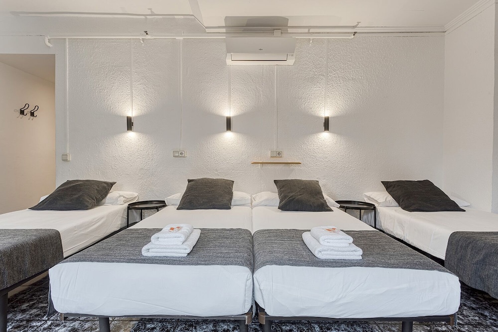 Hostal Bedmates 47/55